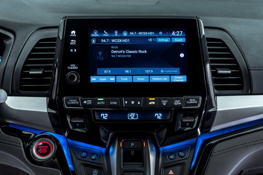 Детали интерьера Honda Odyssey 2017 года  (фото 55 из 160)